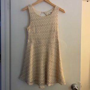 NWOT Sans Souci cream keyhole dress size L